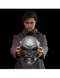 Casco premium roleplay hasbro marvel legends series doctor muerte