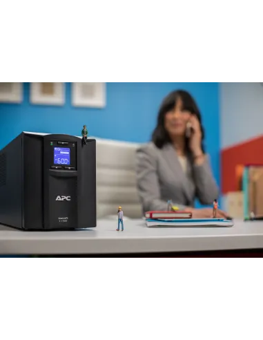 APC SMC1500IC sistema de alimentación ininterrumpida (UPS) Línea interactiva 1,5 kVA 900 W 8 salidas AC