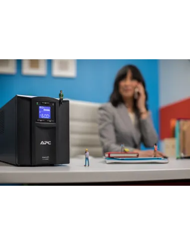 APC SMC1000IC sistema de alimentación ininterrumpida (UPS) Línea interactiva 1 kVA 600 W 8 salidas AC