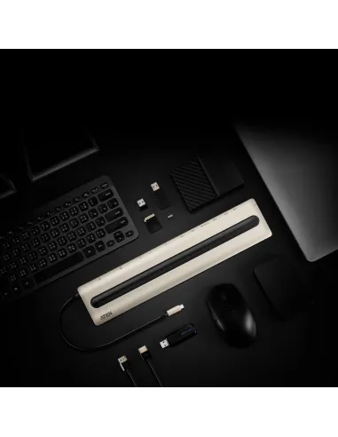 ATEN Docking station USB-C multipuerto con power pass-through