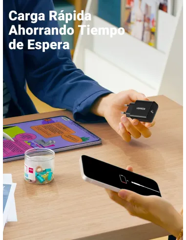 Ugreen 10191 cargador de dispositivo móvil Universal Negro Corriente alterna Carga rápida Interior