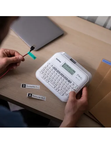 Brother PT-D410 impresora de etiquetas Transferencia térmica 180 x 180 DPI 20 mm s Alámbrico TZe QWERTY