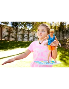 Barbie HPT50 muñeca 2