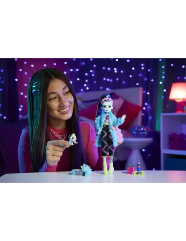 Monster High Creepover Party HKY68 muñeca