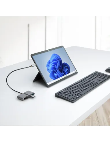 StarTech.com Hub Adaptador USB-C con Ethernet de 3 Puertos USB-A - Red Ethernet Gigabit RJ45 - USB 3.0 5Gbps - Alimentado por