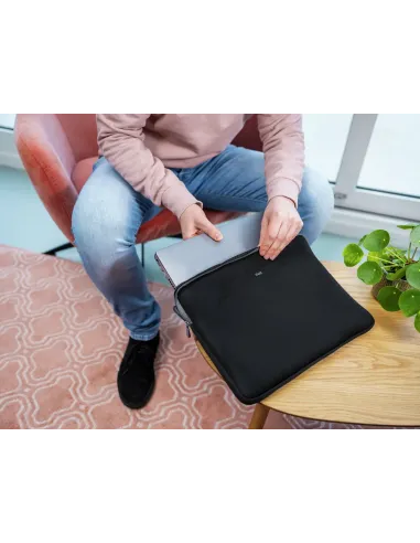 Trust 21248 maletines para portátil 39,6 cm (15.6") Funda Negro