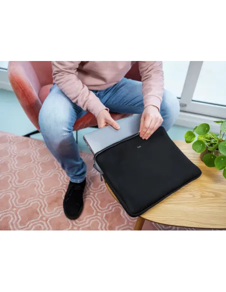 Trust 21248 maletines para portátil 39,6 cm (15.6") Funda Negro