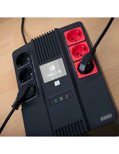 NGS Fortress Bunker sistema de alimentación ininterrumpida (UPS) En espera (Fuera de línea) o Standby (Offline) 0,6 kVA 350 W 6
