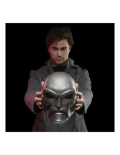 Casco premium roleplay hasbro marvel legends series doctor muerte