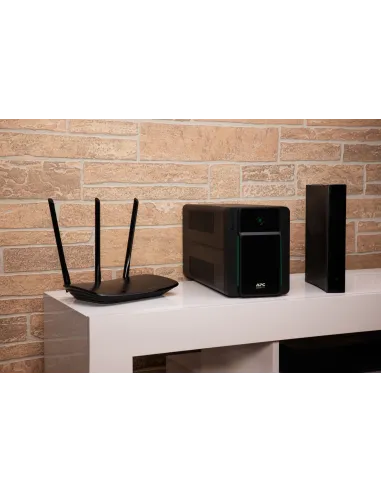 APC Easy UPS sistema de alimentación ininterrumpida (UPS) Línea interactiva 2,2 kVA 1200 W 4 salidas AC