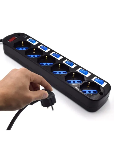 Ewent EW3851 limitador de tensión Negro 6 salidas AC 220 V 1,5 m