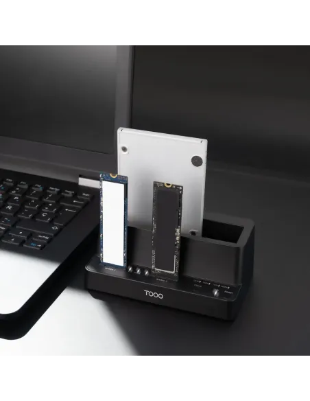 TooQ Docking Station USB-C 3.2 Gen 2 Dos Bahías para SSD M.2 NVMe + Bahía para 2,5"- 3,5" para HDD + Clonador, Negro