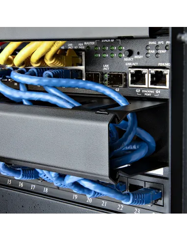 StarTech.com Panel Canaleta 1U de Gestión de Cables para Rack de Conductos Horizontales con Tapa - Conducto de Cables para Rack