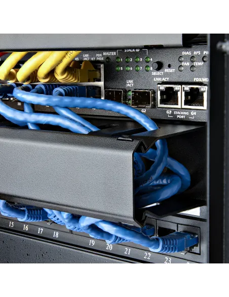 StarTech.com Panel Canaleta 1U de Gestión de Cables para Rack de Conductos Horizontales con Tapa - Conducto de Cables para Rack