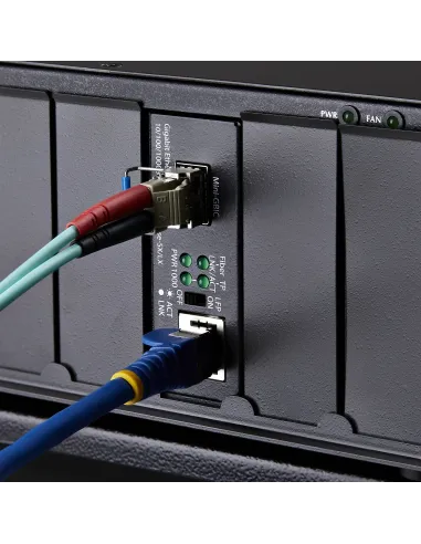 StarTech.com Conversor de Medios de Fibra LC Monomodo Para Redes 10 100 1000Mbps - Gigabit Ethernet a Fibra - 20km - TAA