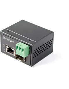 StarTech.com Conversor de Medios Ethernet Industrial PoE+ de Fibra a Ethernet de 30W - Convertidor SFP a RJ45 de Fibra IP30