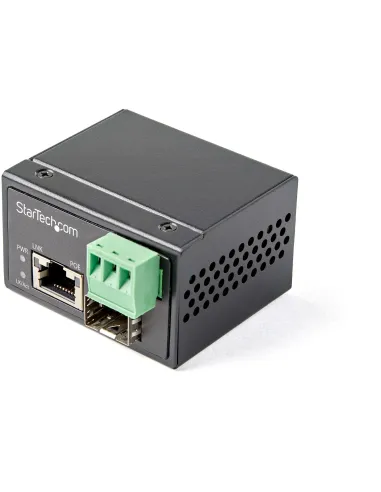 StarTech.com Conversor de Medios Ethernet Industrial PoE+ de Fibra a Ethernet de 30W - Convertidor SFP a RJ45 de Fibra IP30